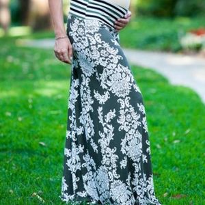 Anticipation Maternity Maxi Skirt, Size Large